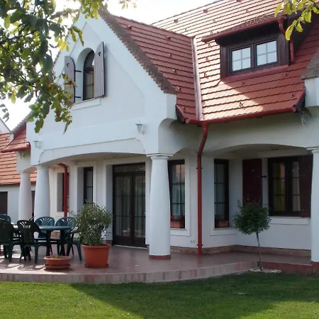 Vendégház Hétkanyar 4*