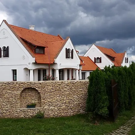 招待所 Hetkanyar Vendeghaz 4*