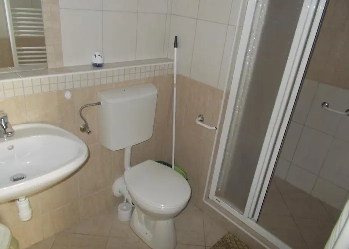 Hetkanyar Vendeghaz בית הארחה 4*