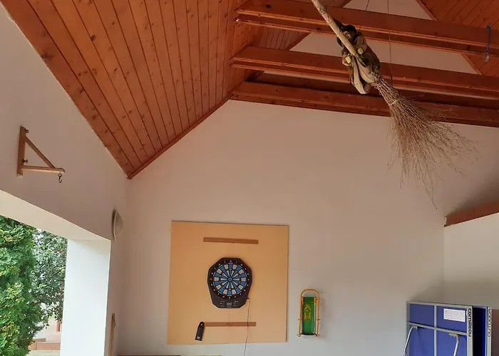 Hetkanyar Vendeghaz בית הארחה 4*