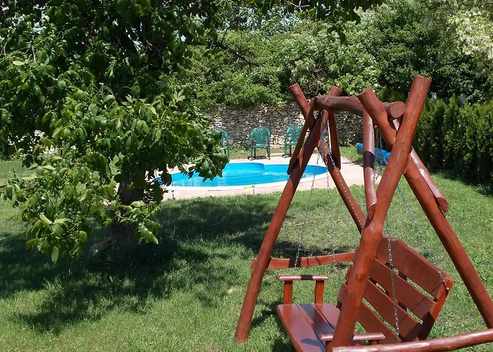 Hetkanyar Vendeghaz בית הארחה 4*